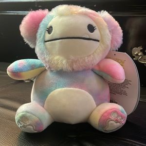 NWT Zaylee Squeeze Mallow Squishmallow